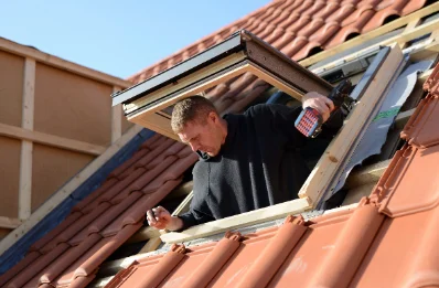 Pose de fenêtres de toit Velux à Caussols
